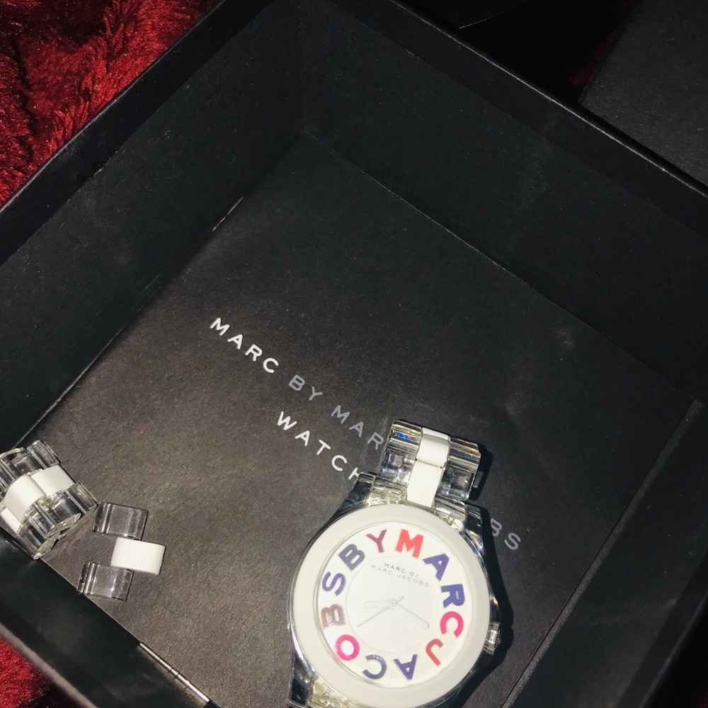 Marc Jacobs Watch - Picture 4 of 6